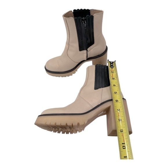 Free People James Chunky Heel Chelsea Boot Cream Leather size 39 US 9 - Picture 14 of 15